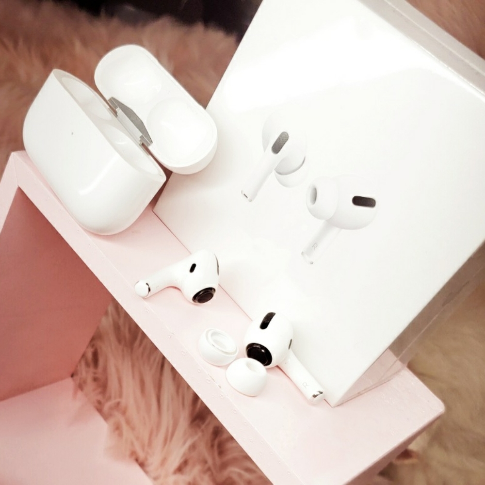 Authentic Brand new sealed airpods pro by Apple.